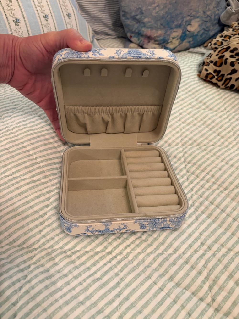 cupcakes & cashmere Blue Floral Travel Jewelry Case